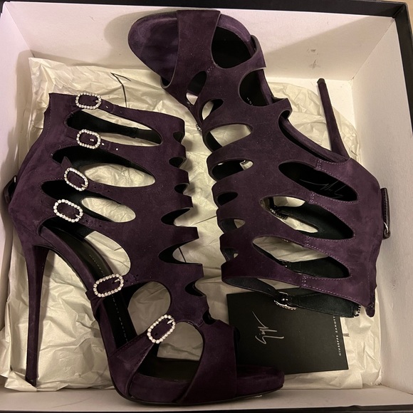 Giuseppe Zanotti GIUSEPPE ZANOTTI "Coline" Laser cut crystal buckle sandals - Picture 6 of 9